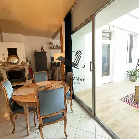 Pensión Cocon Bleu - Maison Idealement Situee Avec Jardin 3*